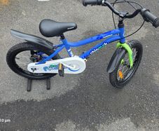 16inch Kids Bike with Alloy Wheels   Excellent Condition