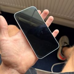 iPhone 16e