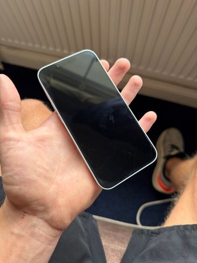 iPhone 16e