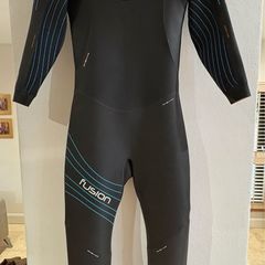 blueseventy Fusion Triathlon Wetsuit ML - Used Once - Excellent Condition