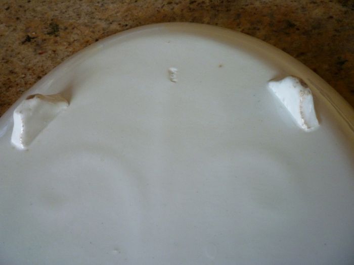 1930's Irish Serving Resting Table Plate to suit size of Chicken, Duck, Guiney Fowl, Roast- Very Good Vintage Condition.