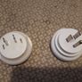travel adaptors Image 2