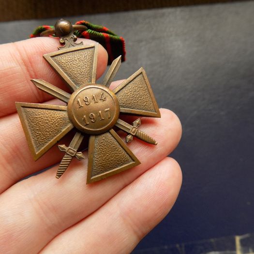 France 1914-17.Croix De Guerre.(War Cross).With Citation star on the ribbon.
