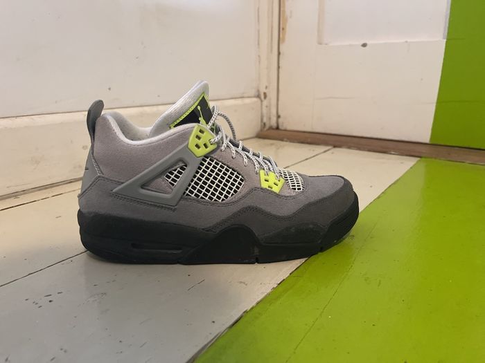 jordan 4 retro SE neon