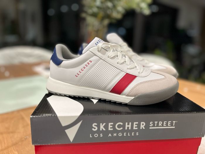 Skechers NEW