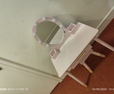 kids vanity table