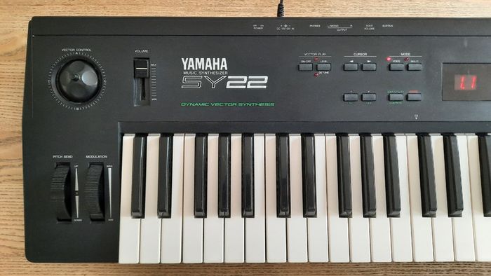 Yamaha SY22 Dynamic Vector Synthesizer