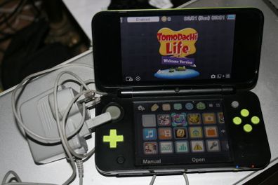 Nintendo New 2DS XL - HDD 2 GB - Black/Green