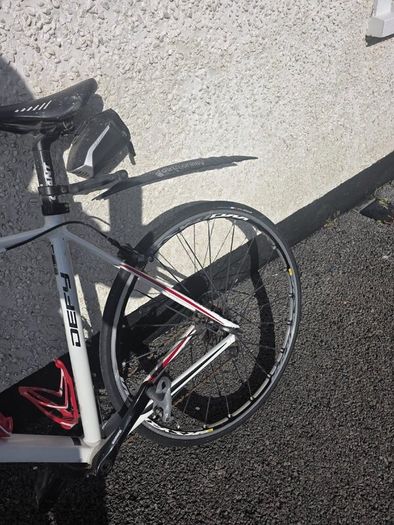 GIANT Defy road bike with aluminium frame