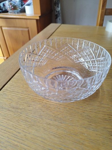 Table centrepiece glass bowl