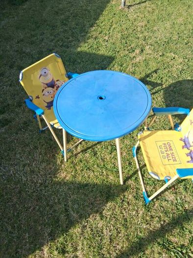 Minion table and chairs