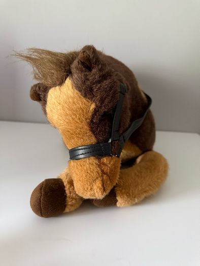 Large and small horse plush toy teddies