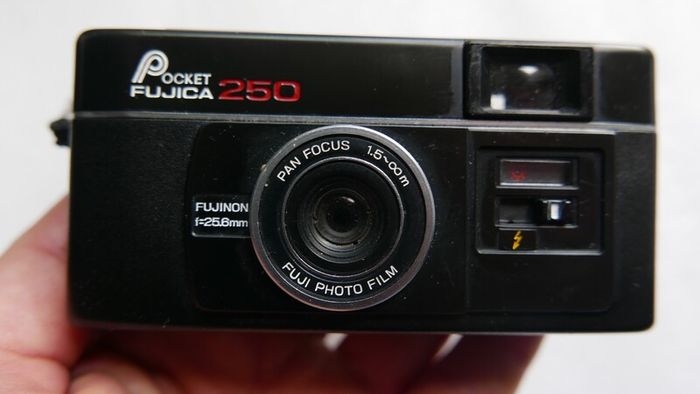 Pocket Fujica 250 film camera with original case