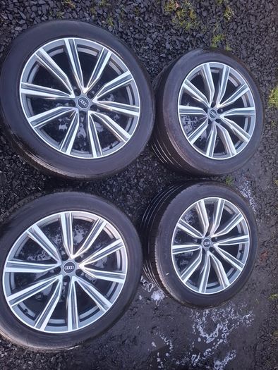 21" Genuine Audi Q8 S Line Alloys with tyres