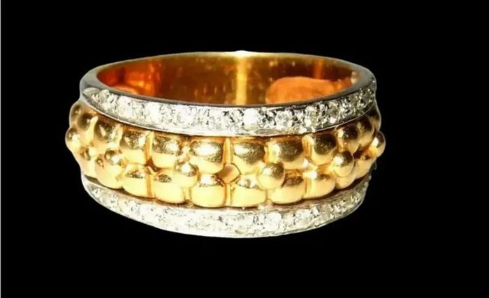 Vintage 18ct Gold/Diamond Unisex Ring