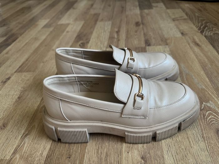 Cream shoes, size UK5(38)