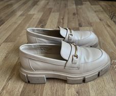 Cream shoes, size UK5(38)