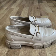 Cream shoes, size UK5(38)