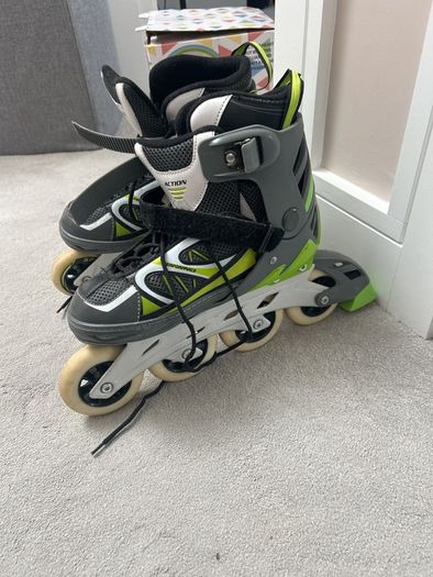 Roller blades