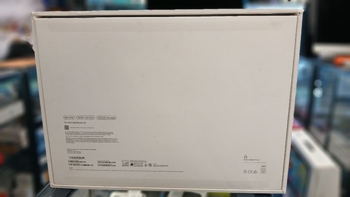 Apple MacBook Air M4 15 Inch 2025 256gb SSD 16GRam 10C CPU 10C GPU Maximum Capacity : 100% cycle count: 90
