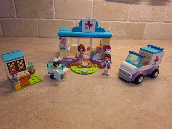 Lego Juniors, Mia's Vet Clinic