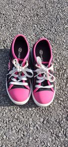 Heeleys skate shoes UK Size 2