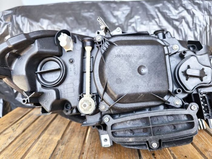BMW 5 Series F10 F11 LCI Adaptive Xenon Headlight