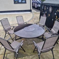 garden table and chairs