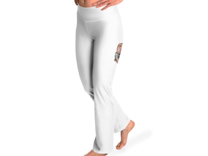 White, Viral Flare Leggings & Hidden Phone Pocket  , size 10