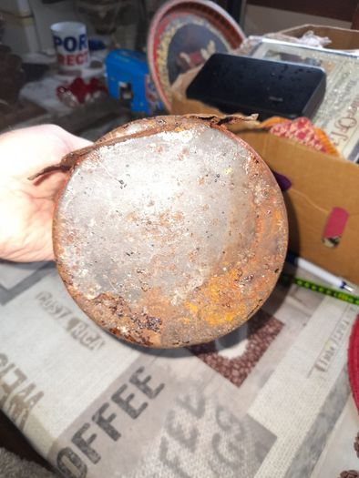 Antique Railway or Guard's Oil Lamp, Designed to be Wall Mounted. paraffin lamp Metal Features a backplate for mounting to a vertical surface and a cylindrical base for fuel