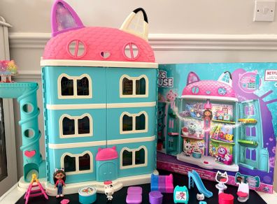 Gabbys Dollhouse