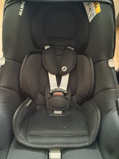 Maxi-Cosi infant car seat with base