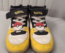 POKEMON boy's shoes - size 26 (I reckon!)