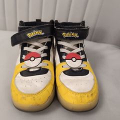 POKEMON boy's shoes - size 26 (I reckon!)