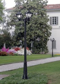 Garden lights Triple Lantern Lamp Posts 2.4 Meter High