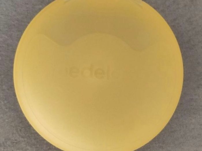 MEDELA Electric Breast Pump + extra accessories