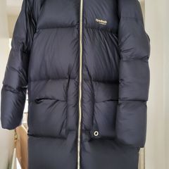 BRAND NEW Reebok padded jacket (size s