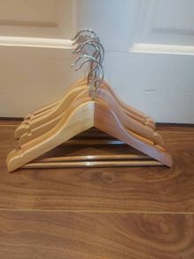 Wooden hangers (kids)