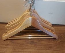 Wooden hangers (kids)