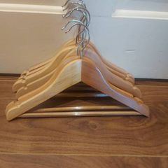 Wooden hangers (kids)