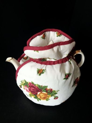 NEW Royal Albert Old Country Roses Teapot Cosy Warmer