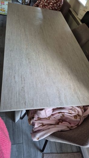 Table for 6 people
