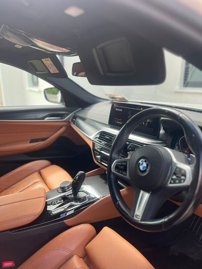 BMW 5-Series 2023