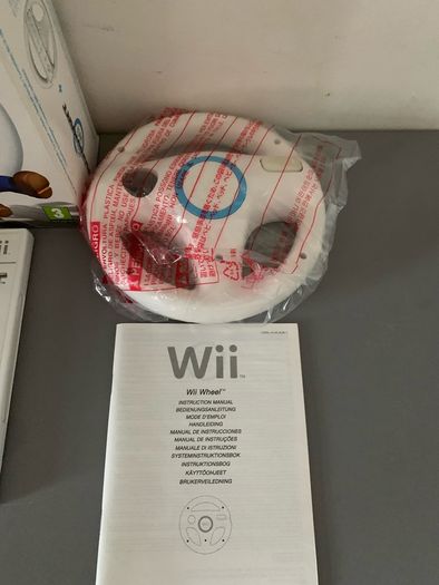 Mario Kart & Wheel Boxed Nintendo Wii