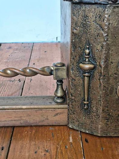 Antique Arts & Crafts Club Fender (c. 1900) adjustable fireplace seats