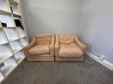 2 Armchairs for free who collects