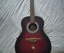 Semi-acoustic guitar