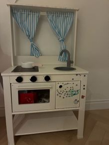 play kitchen