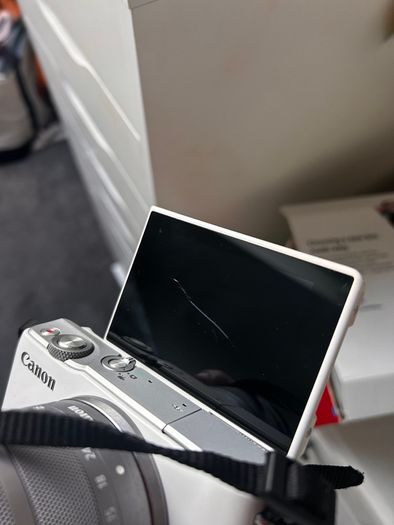 Canon EOS m10