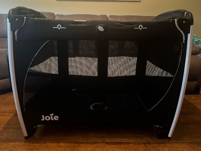 JOLE Excursion Change & Bounce Travel Cot